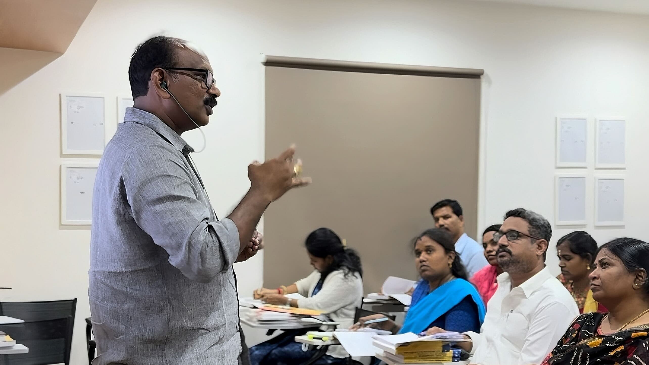 Dr. Sivakumar actively teaching a VLS Law Academy class